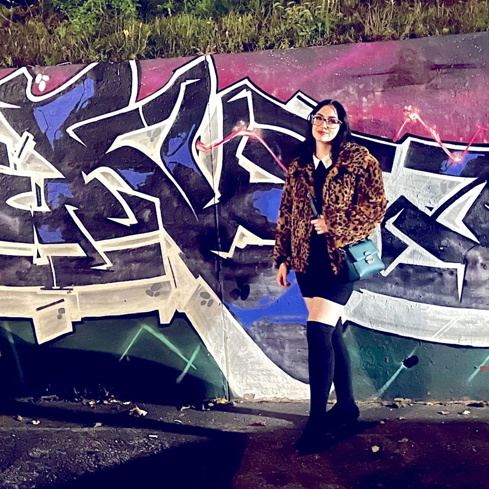 Meet your Posher, Julia